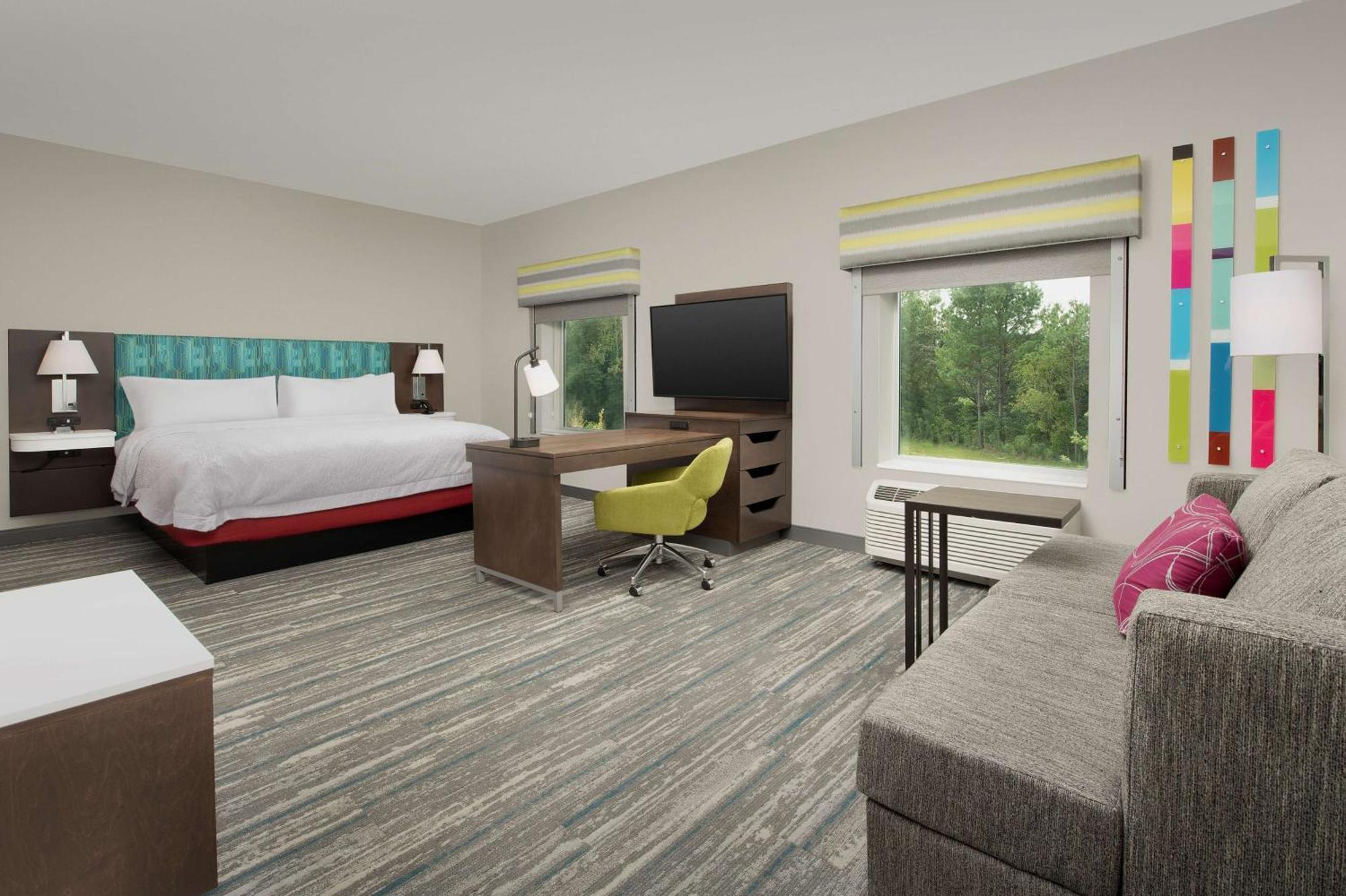 Hampton Inn & Suites Charlotte Airport Lake Pointe Exterior photo